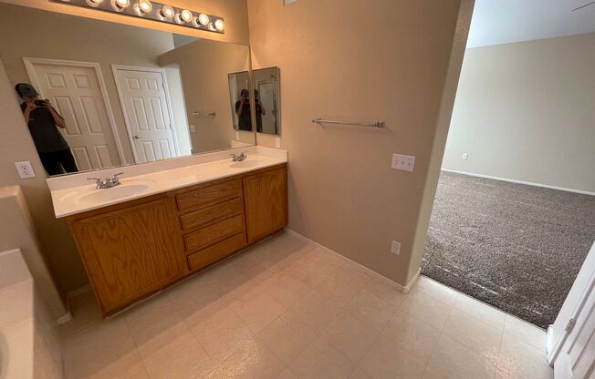 3 Bedroom 2 1/2 Bathroom w/Den & Loft