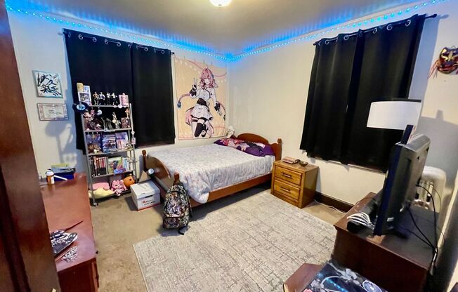 2 beds, 1 bath, $1,225, Unit 6