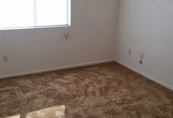 Spacious 4BD/3BA Home with Mountain Views in Las Vegas!