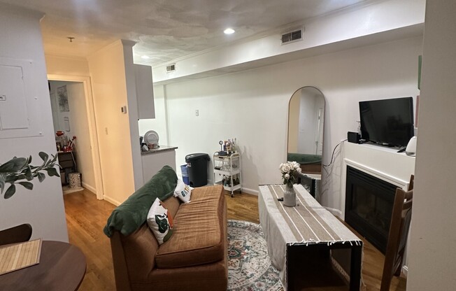 5 Wiget St