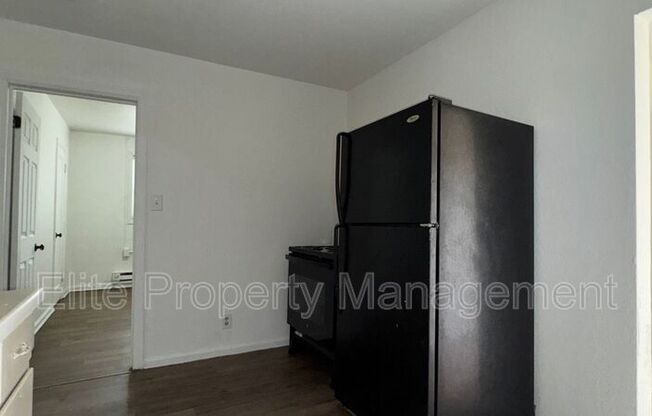 200 W ARROYO AVE