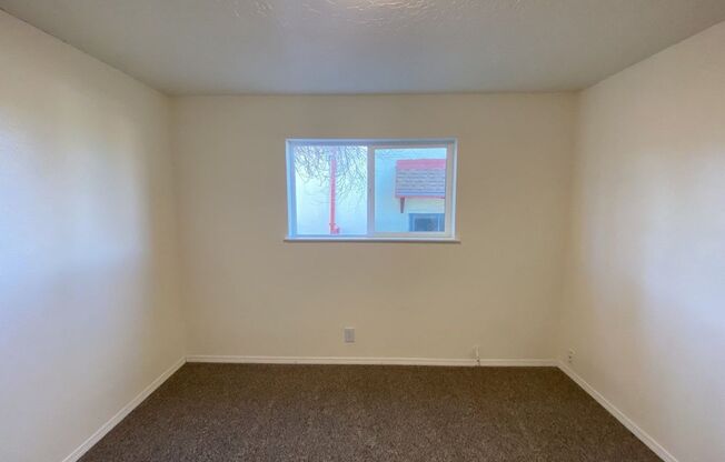 2 beds, 1 bath, 825 sqft, $1,200, Unit Unit 1