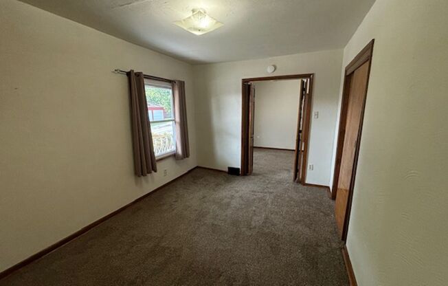 2 beds, 1 bath, $995