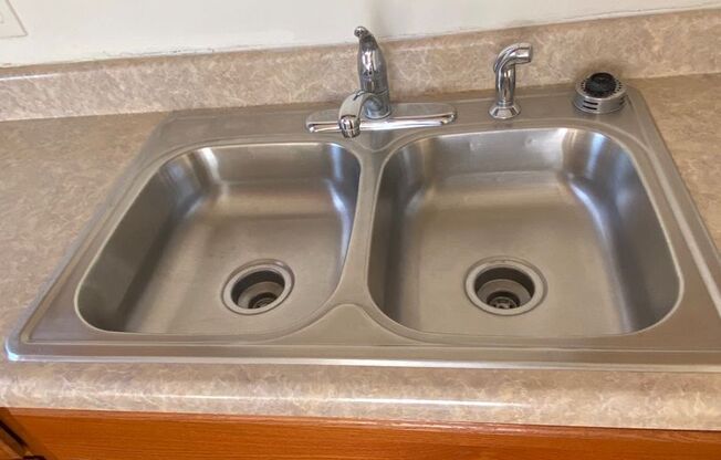 2 beds, 1 bath, 675 sqft, $725, Unit 441 Winfield-Unit 01