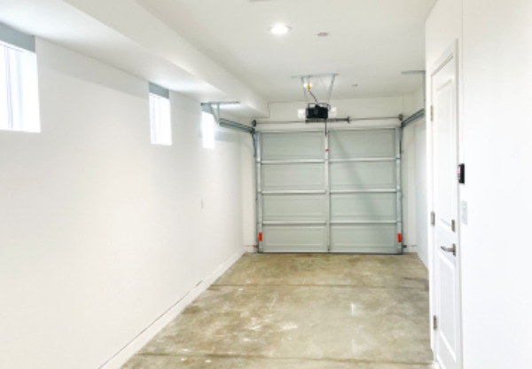 2438 1/2 CINCINNATI ST