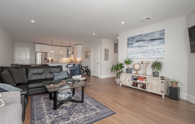 3 beds, 2 baths, 1,558 sqft, $6,050, Unit 28