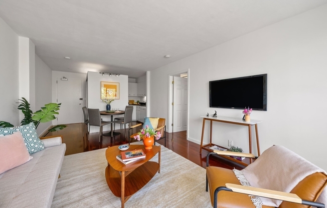 1 bed, 1 bath, 495 sqft, $3,200, Unit 705