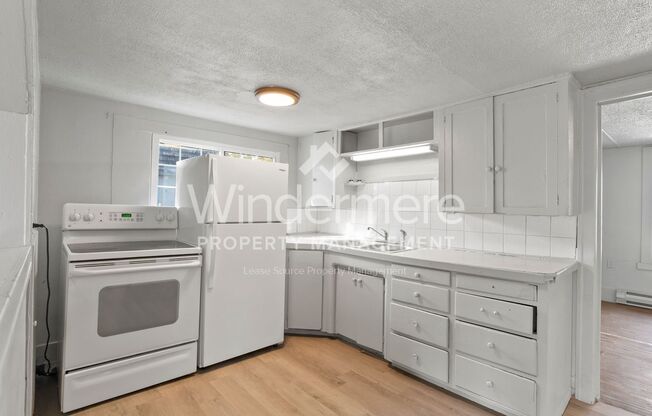 1 bed, 1 bath, $795, Unit 02