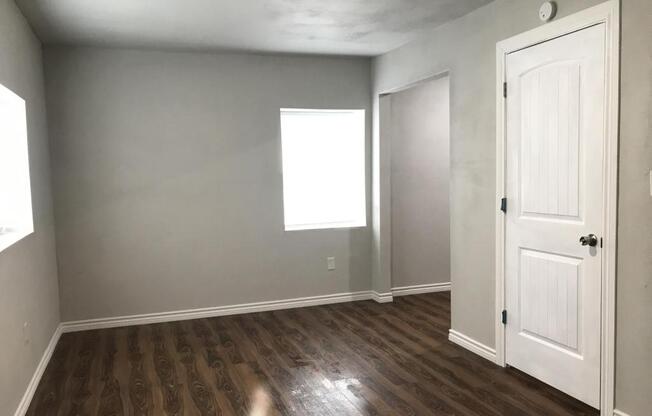 1 bed, 1 bath, 700 sqft, $799