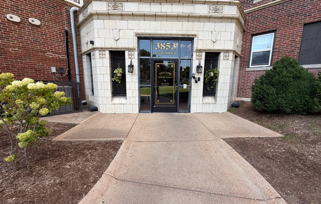Studio, 1 bath, 450 sqft, $945, Unit 309
