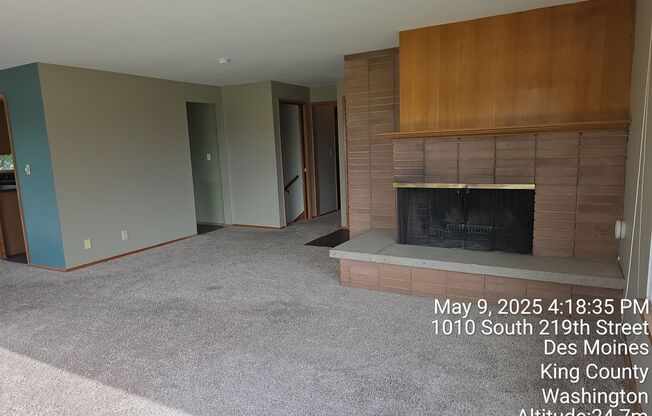 Heart of DesMoines large home for rent -5 bedroom 3 bathroom. Ready for move in June 1st, 2025