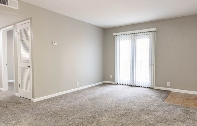 3 beds, 1.5 baths, 960 sqft, $1,250, Unit C8