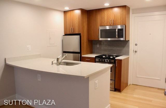 Sutton Plaza Apartments