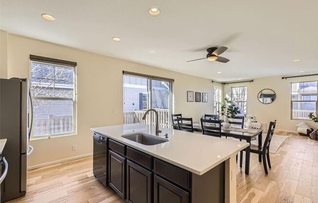 4 Bedroom single family home in Central Park with Solar Panels.