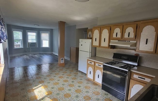 3 beds, 1 bath, 1,000 sqft, $3,750, Unit 1