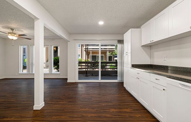 2 beds, 1 bath, 905 sqft, $1,450