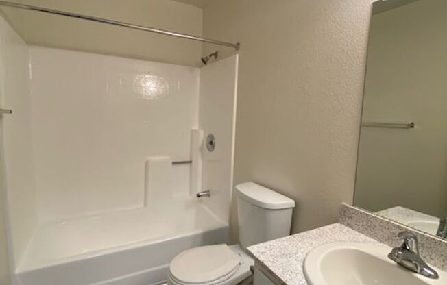 2 beds, 2 baths, 920 sqft, $2,320, Unit 20