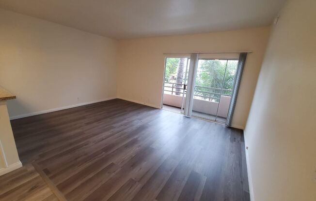 1 bed, 1 bath, 700 sqft, $1,995, Unit 102