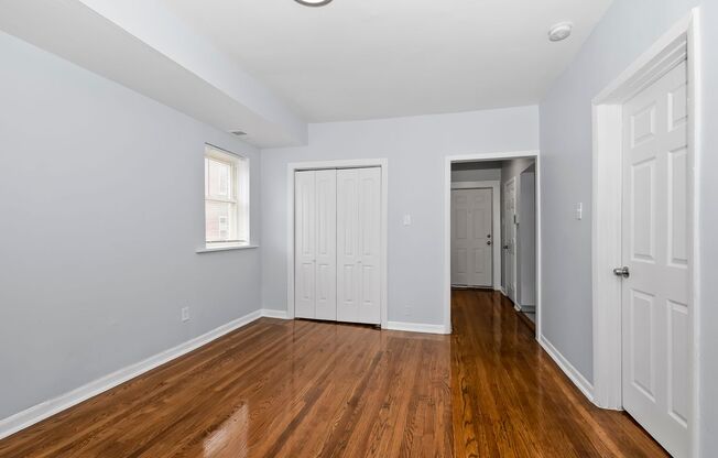 2 beds, 1 bath, 1,000 sqft, $1,370.42, Unit 6100-2E