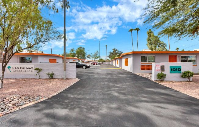 1010 1012 S SMITH RD