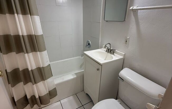 Studio, 1 bath, 400 sqft, $850, Unit #111