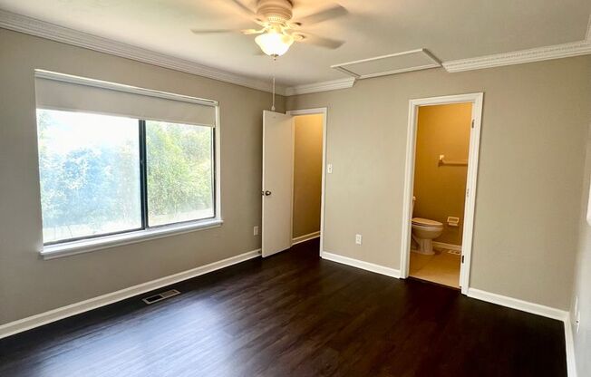 1 bed, 1.5 baths, $1,100