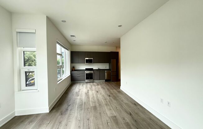 1 bed, 1.5 baths, 773 sqft, $2,399, Unit 204