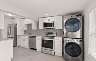 AVAILABLE NOW! 2 Bedroom 1 Bathroom Duplex in Kansas City $1400