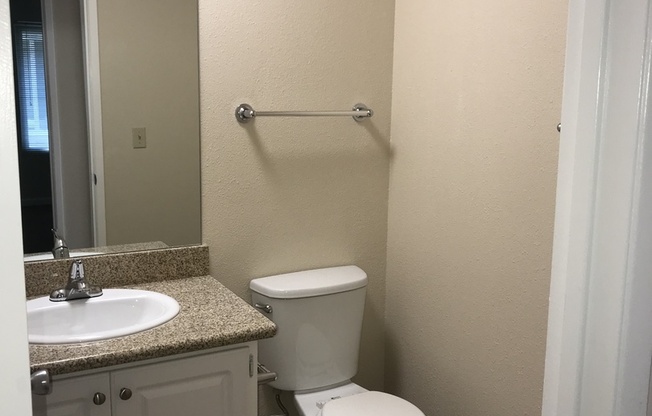 3 beds, 2 baths, 1,050 sqft, $1,895