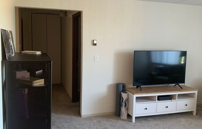 1 bed, 1 bath, 665 sqft, $1,145, Unit 110