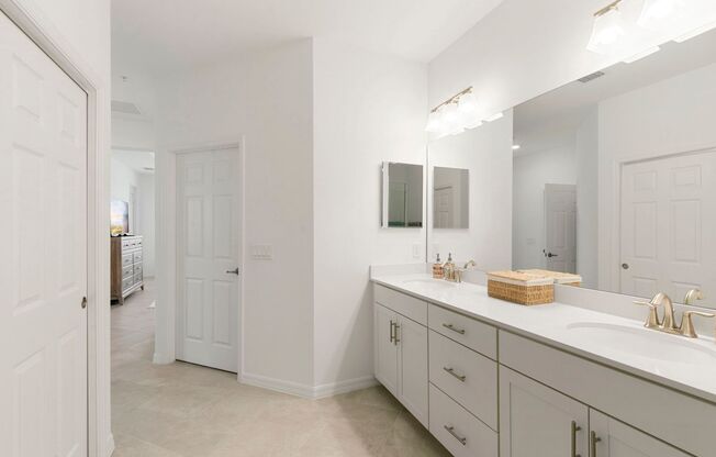 3 beds, 2 baths, $2,950, Unit #201