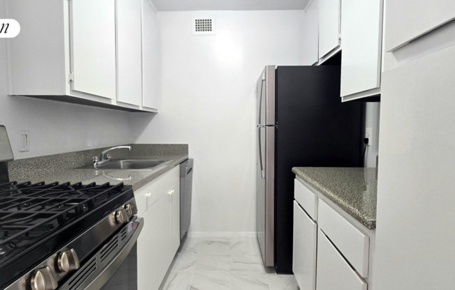 Studio, 1.5 baths, 490 sqft, $3,300, Unit 6A