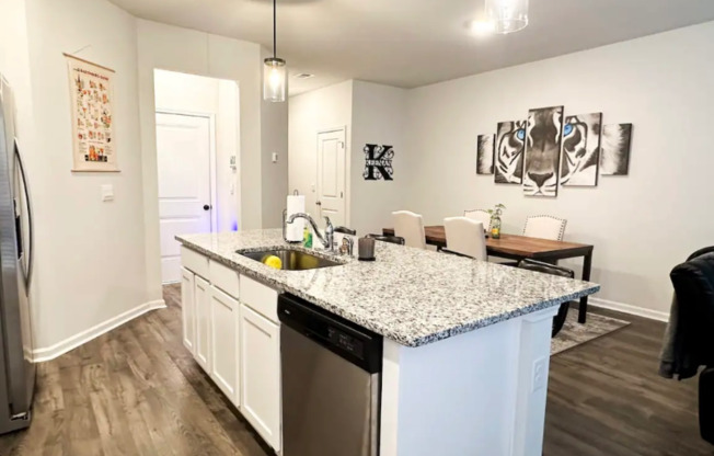 338 BISHAM CT
