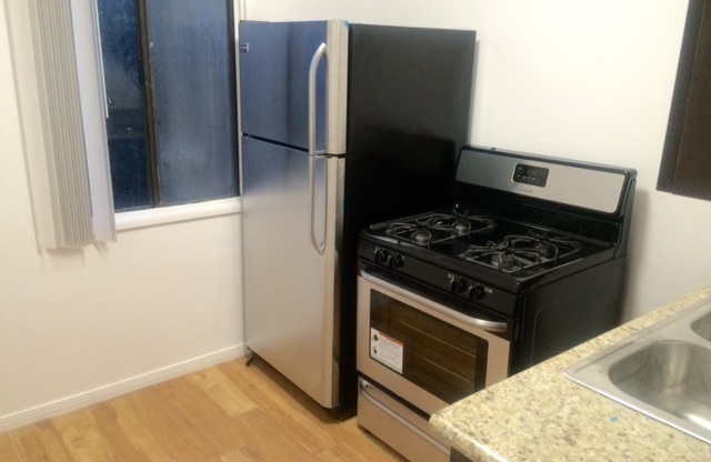 Studio, 1 bath, 350 sqft, $1,595, Unit 08