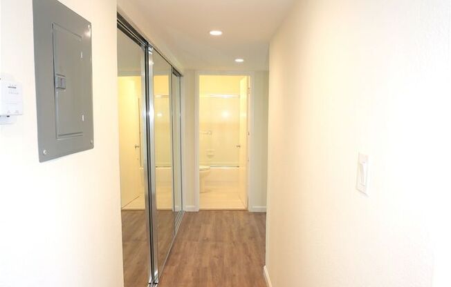 2 beds, 1 bath, $2,700, Unit Unit 1