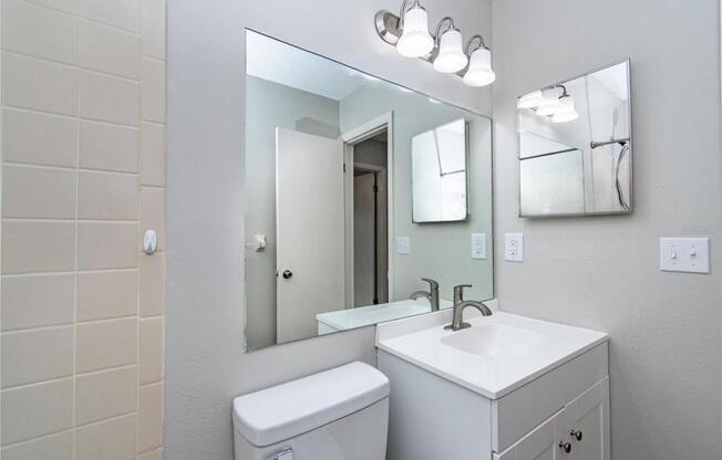 2 beds, 2 baths, 864 sqft, $1,500