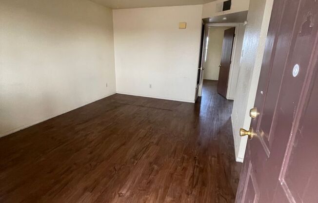 2 beds, 1 bath, 663 sqft, $750, Unit 16