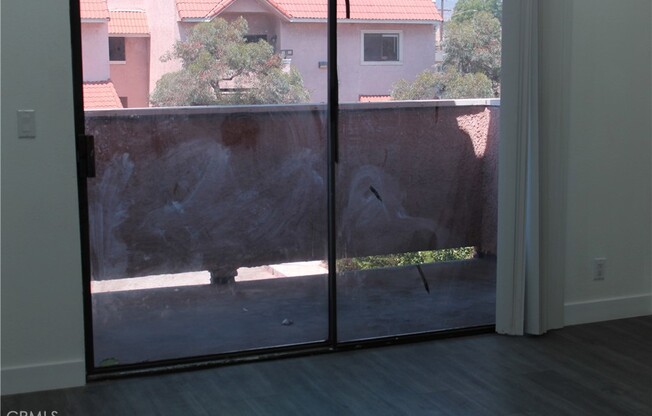 10943 LAUREL CYN