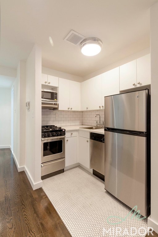 27 W 16 ST