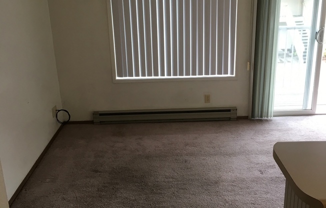 Studio, 1 bath, 450 sqft, $1,395, Unit 16