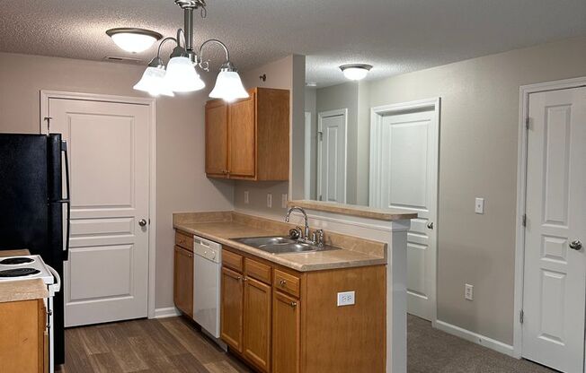 1 bed, 1 bath, 748 sqft, $1,025, Unit Unit 14