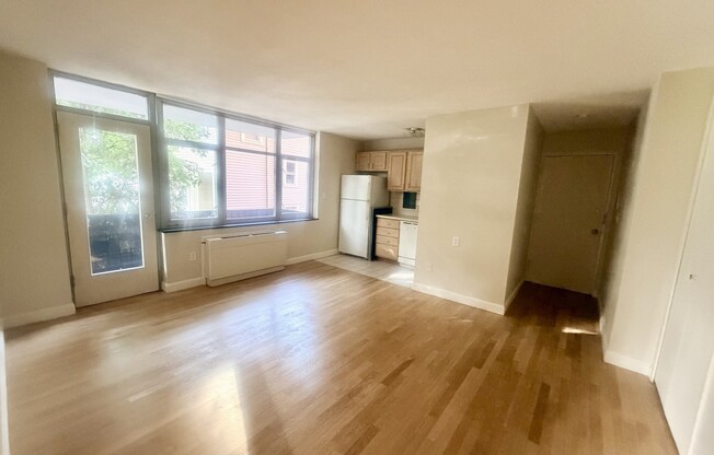 1 bed, 1 bath, 527 sqft, $2,000, Unit 10