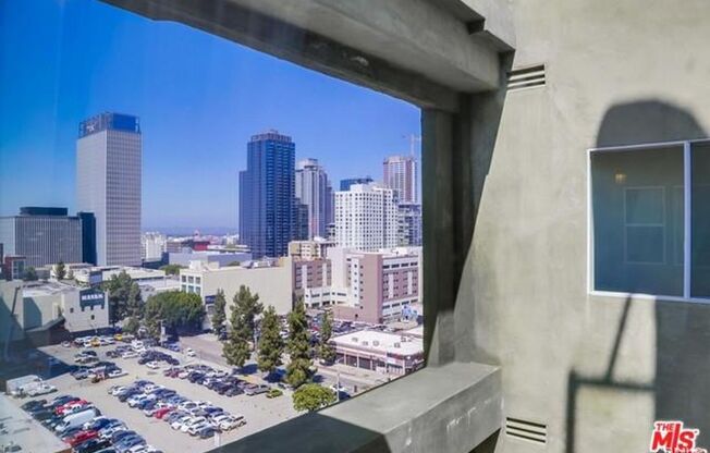 2 beds, 1 bath, 1,100 sqft, $3,100, Unit 306