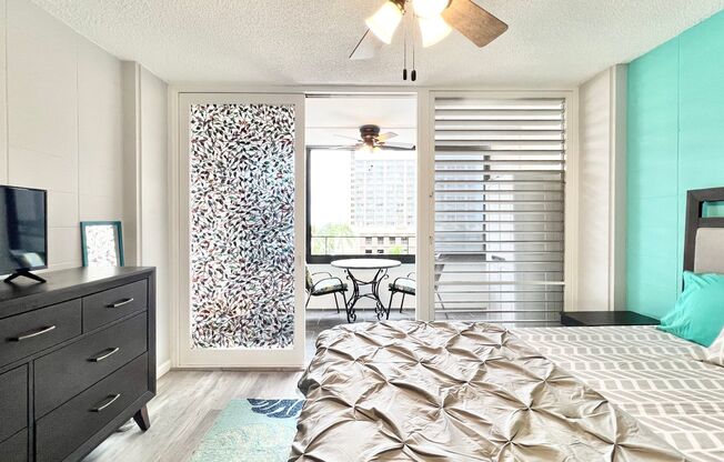 1 bed, 1 bath, $2,300