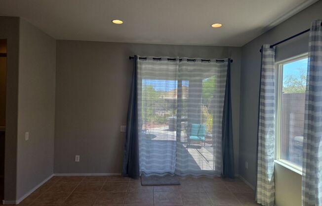3-bedroom, 2-bath home located in a cul-de-sac in desirable Anthem Highlands.