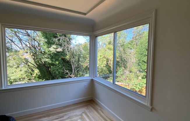 Remodeled Seattle Home on a corner lot, Available 2/1.