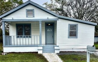 Lovely 3 bedroom and 2 bathroom home in Mobile