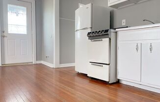 Three Awesome Bees Realty, LLC:[TAB][KT][KT][6 PLEX] 614 N 40th St