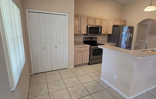 3 beds, 2 baths, $1,700