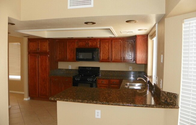 SINGLE STORY HOME – CUL-DE-SAC – 3 CAR GARAGE – DESERT LANDSCAPING